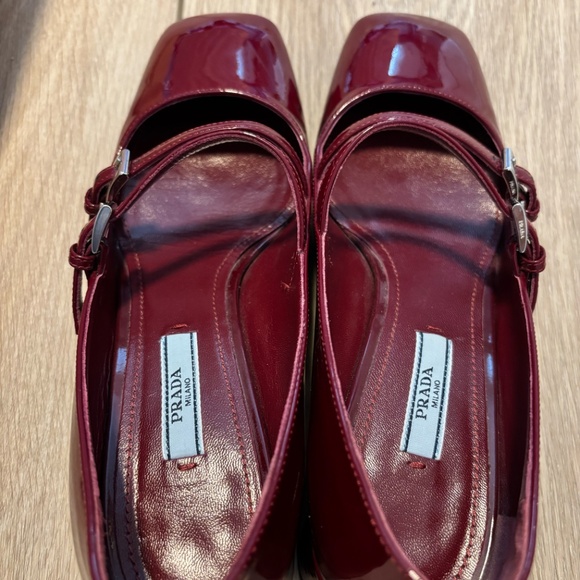 Prada Vernice Porpora Square Toe Mary Jane Pump with straps. - Picture 7 of 8